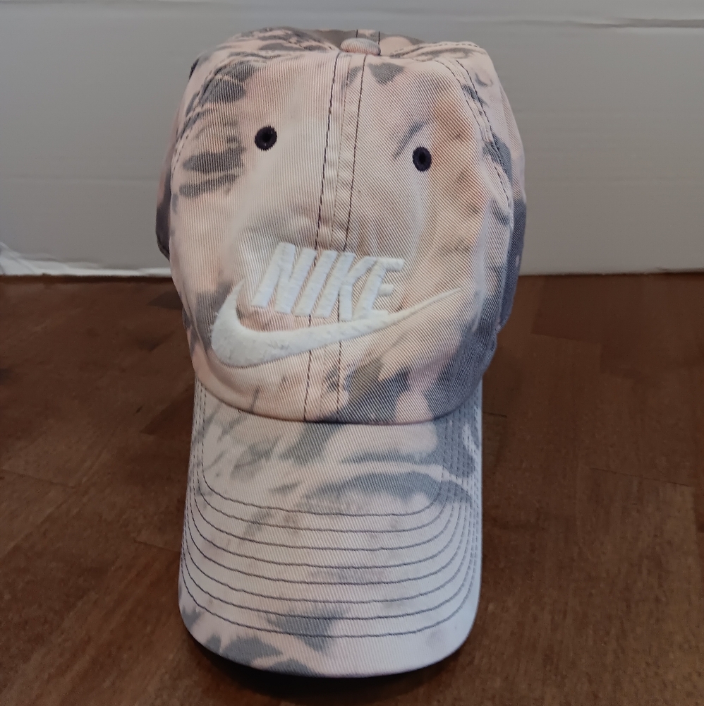 Nike Womens Heritsge86 Adjustable Tie-Dye Cap